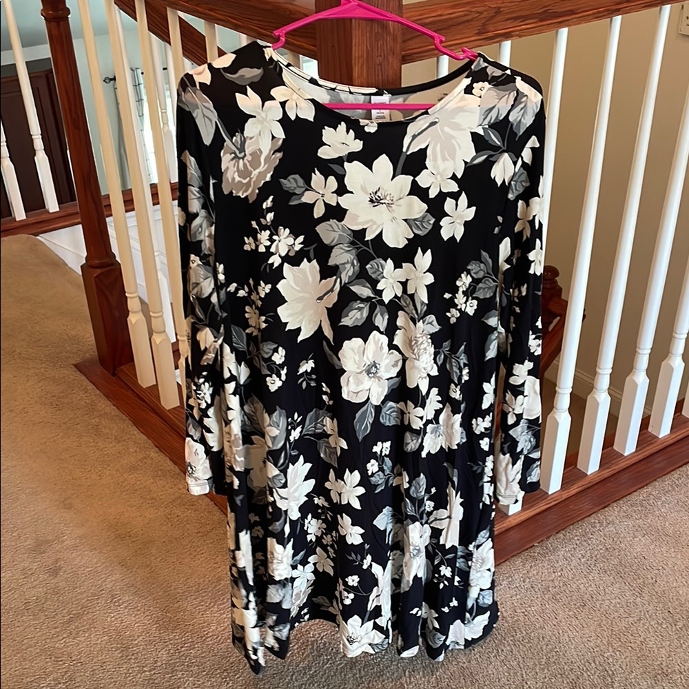 Floral Black and White Long Sleeve Dress